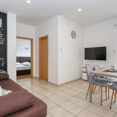 Apartmani Natali Zara Esterno foto