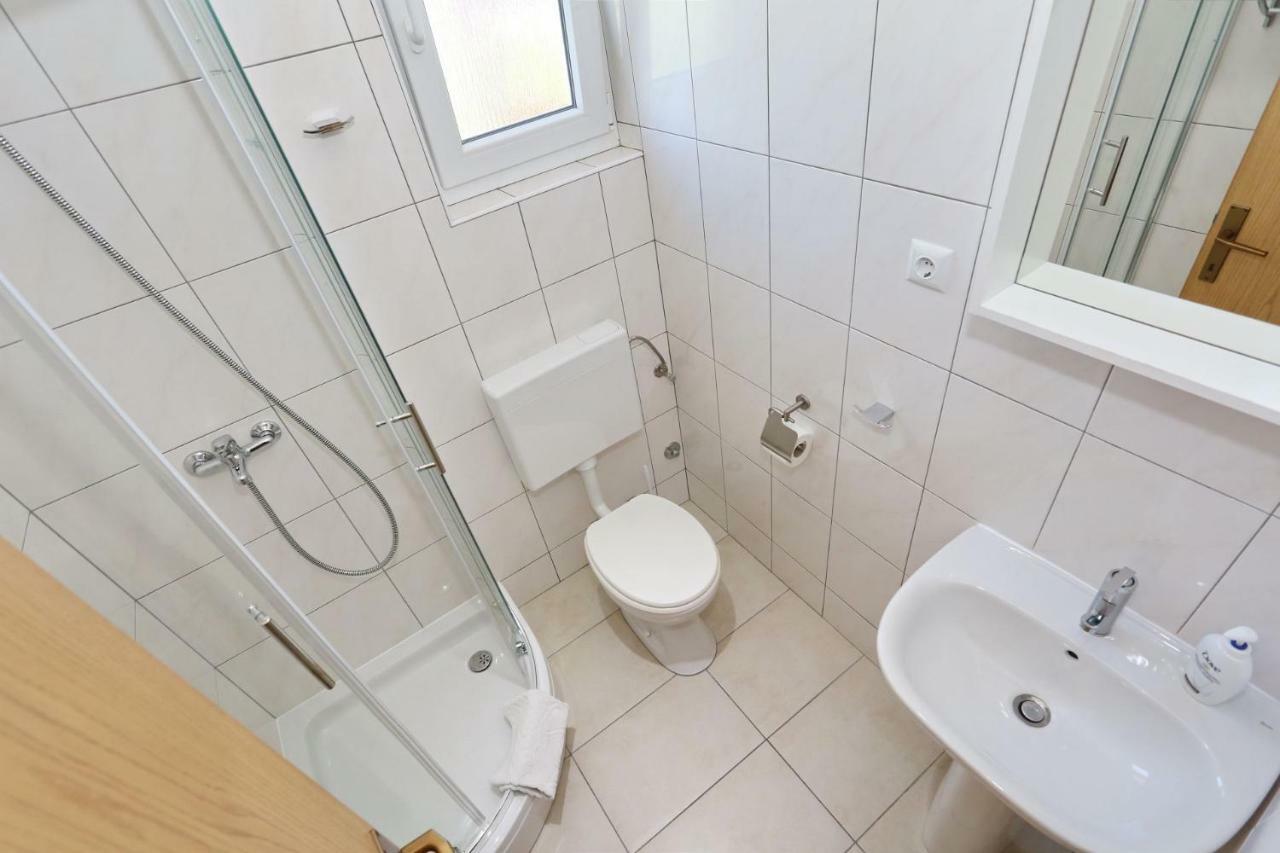 Apartmani Natali Zara Esterno foto